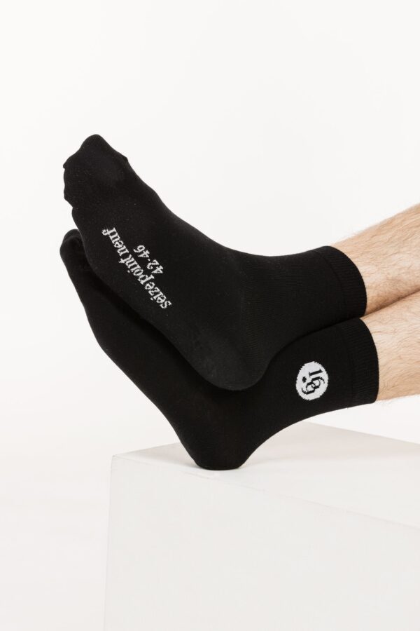 chaussette noire16.9