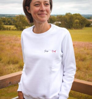 Femme avec pull 16.9