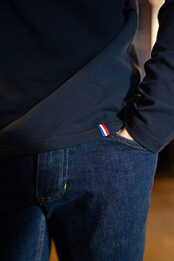 Main dans la poche Seize point neuf
