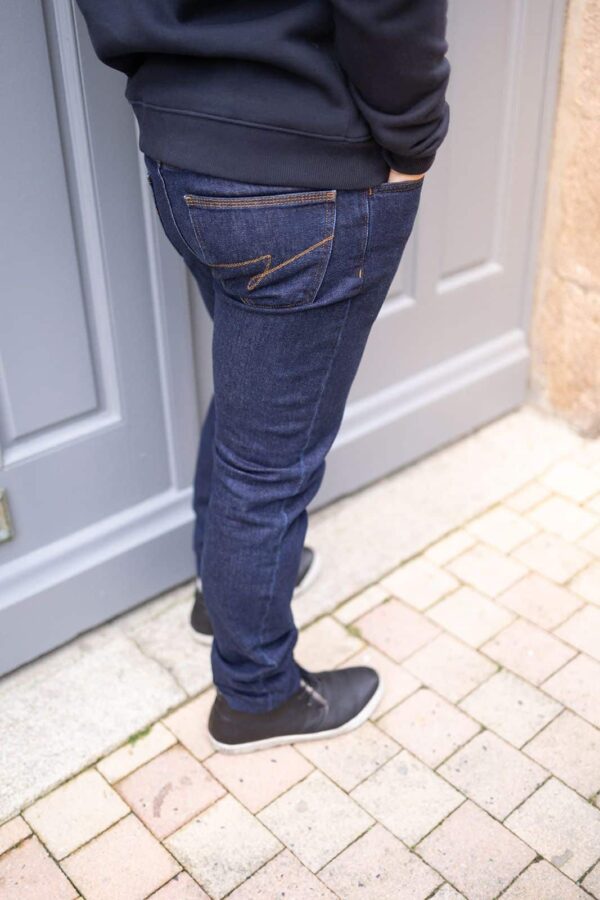 Bas de de corps avec la tenue Seize point neuf